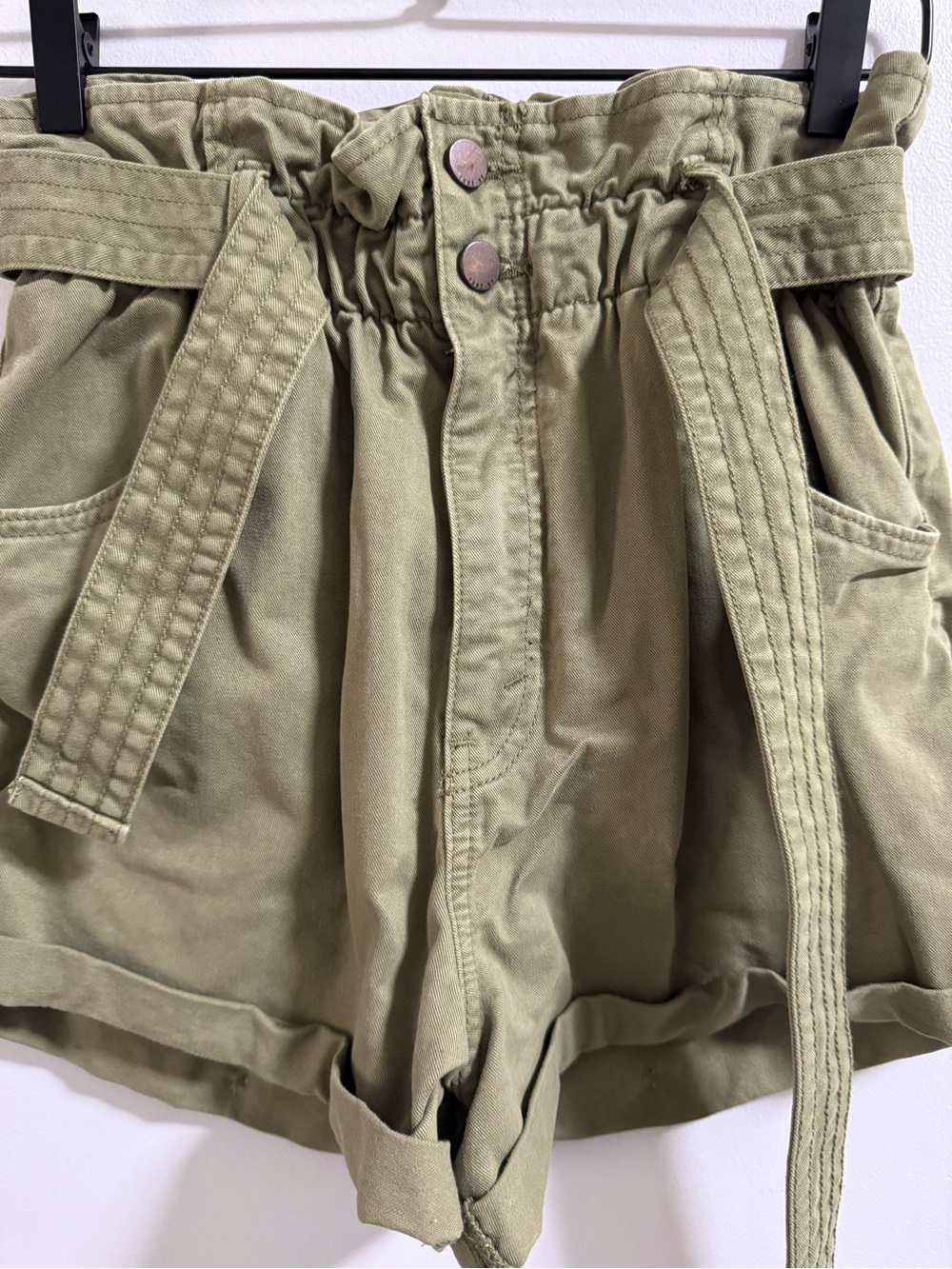 Abercrombie & Fitch Olive High-Waist Paperbag Shorts with Belt - Picture 3 of 8